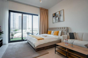 Cozy Studio with Burj Views Pool Gym Central